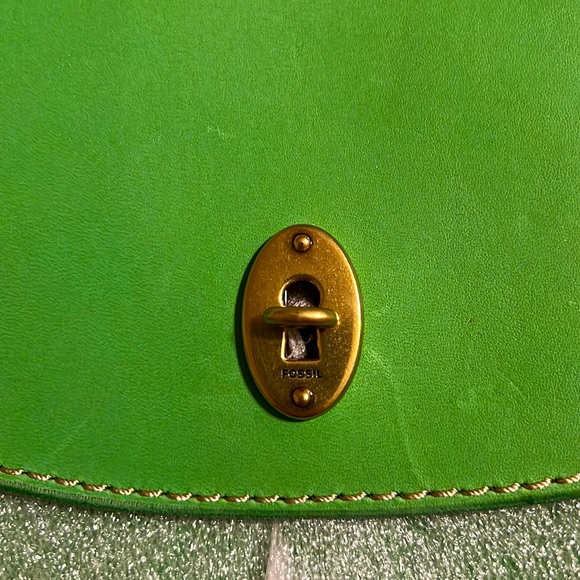 FOSSIL GREEN Leather BAG. With Gold details. - Picture 2 of 12